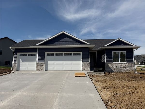 1415 Legend Drive, Tiffin, IA 52340