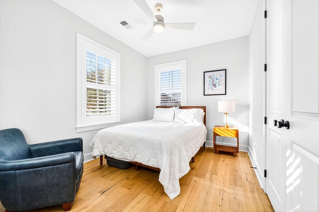 52 Aiken Street Photo 20