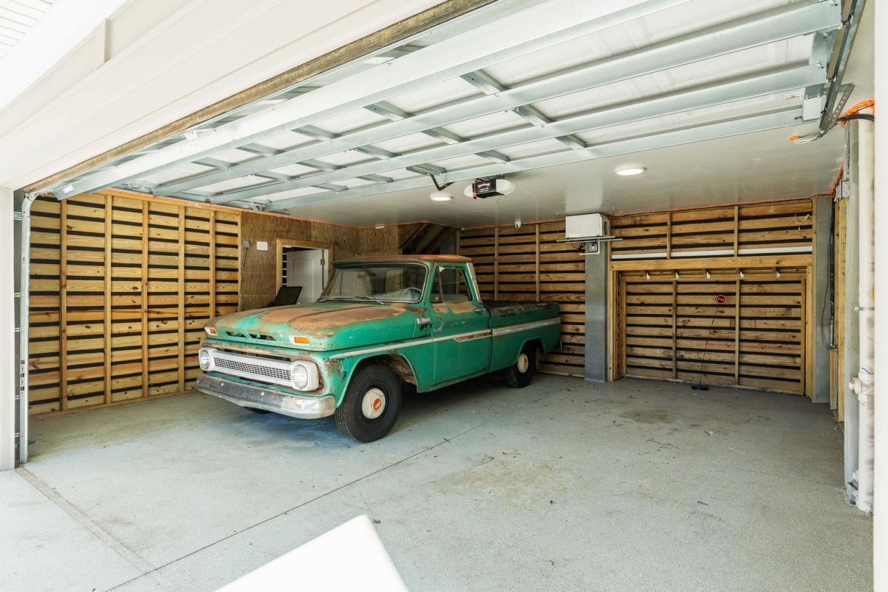 52 Aiken Street Photo 24