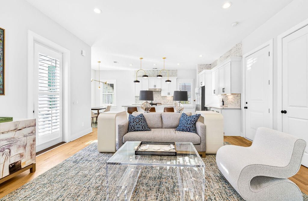 52 Aiken Street Photo 7