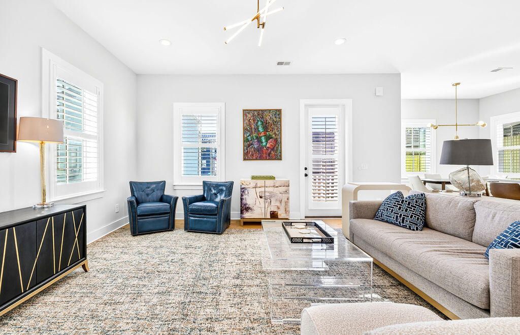 52 Aiken Street Photo 8