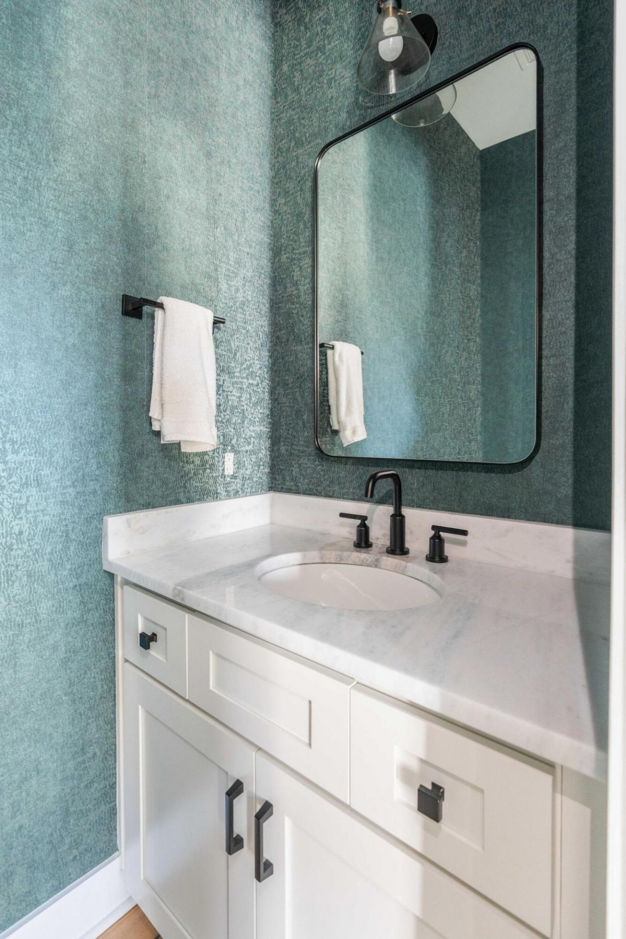 52 Aiken Street Photo 9