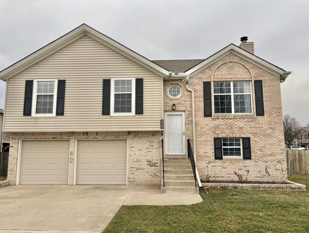 203 NW 112th Terrace, Kansas City, MO 64155 Main Photo