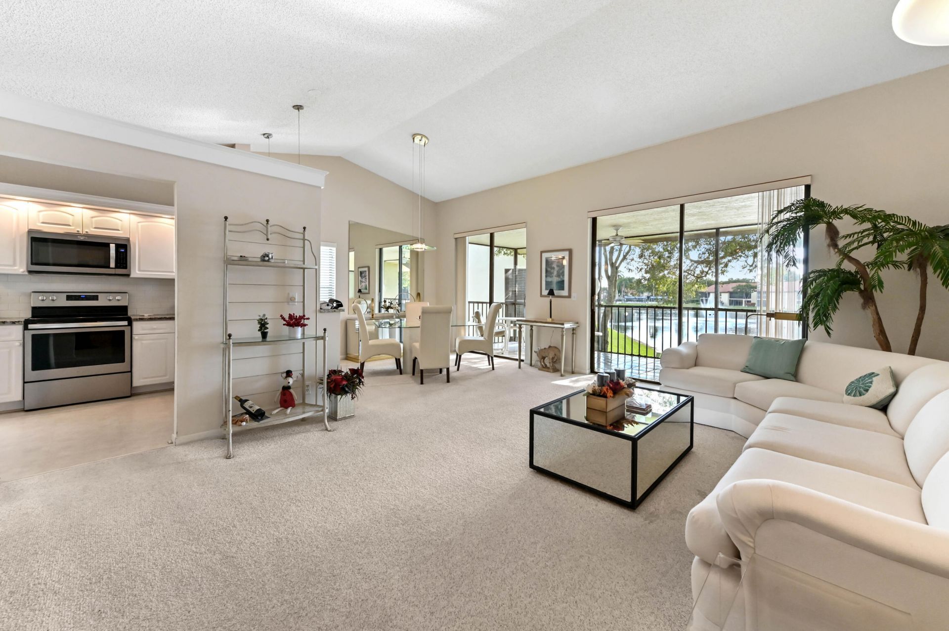 10247 N Circle Lake Drive, Unit 201, Boynton Beach, FL 33437 Photo