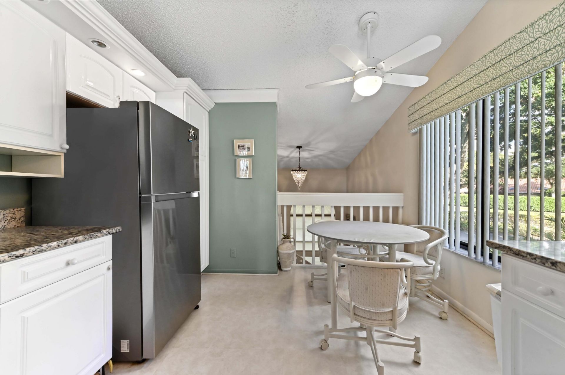 10247 N Circle Lake Drive, Unit 201, Boynton Beach, FL 33437 Photo