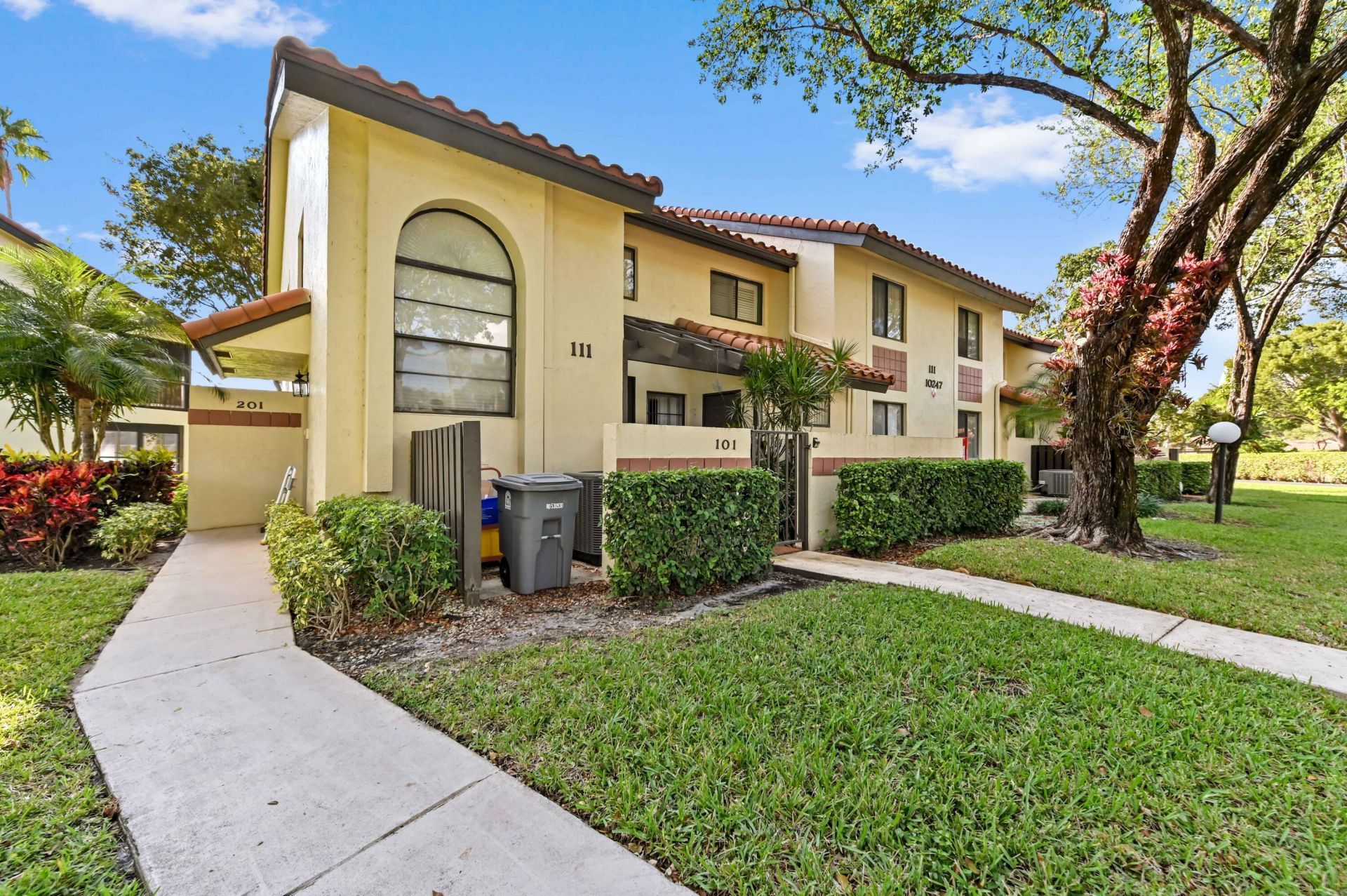 10247 N Circle Lake Drive, Unit 201, Boynton Beach, FL 33437 Photo