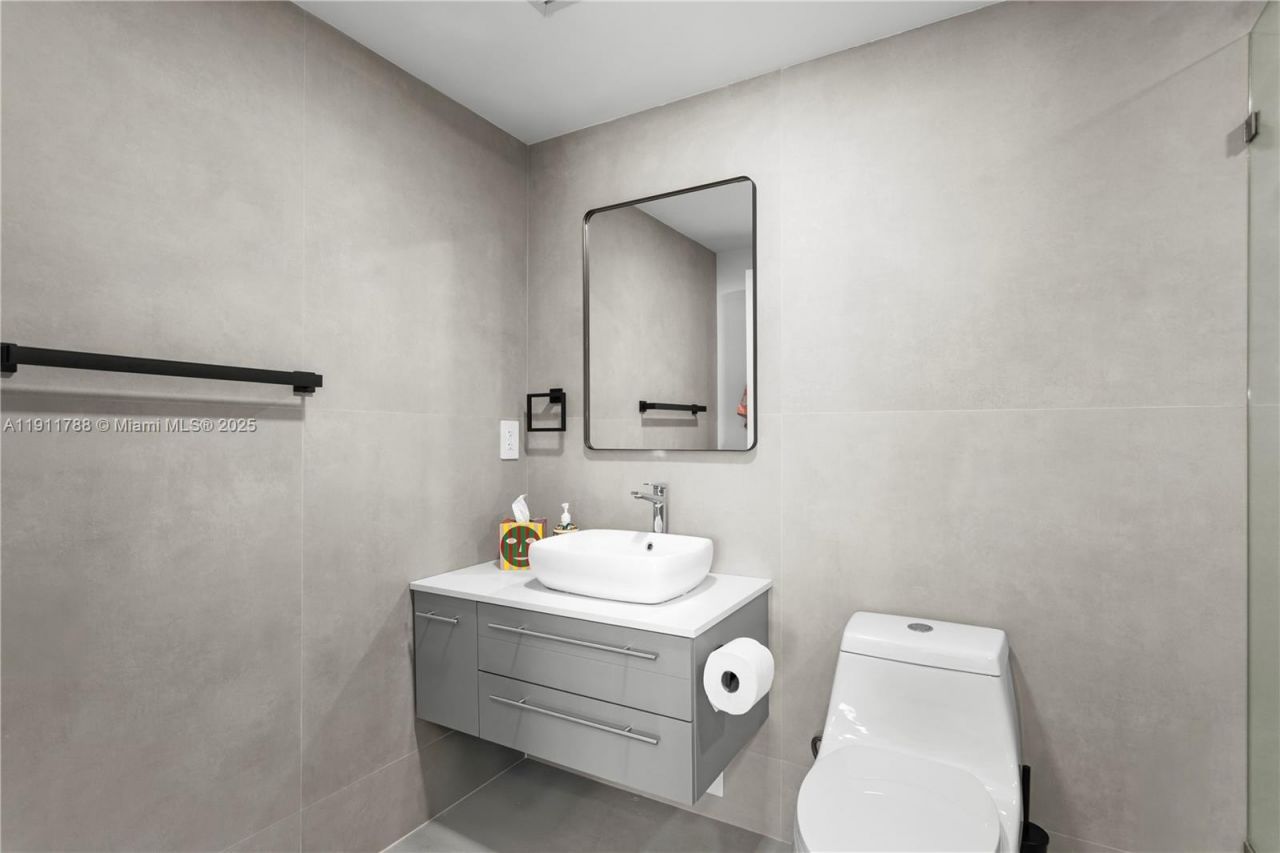 5001 Collins Ave, Unit 1G, Miami Beach, FL 33140 Photo