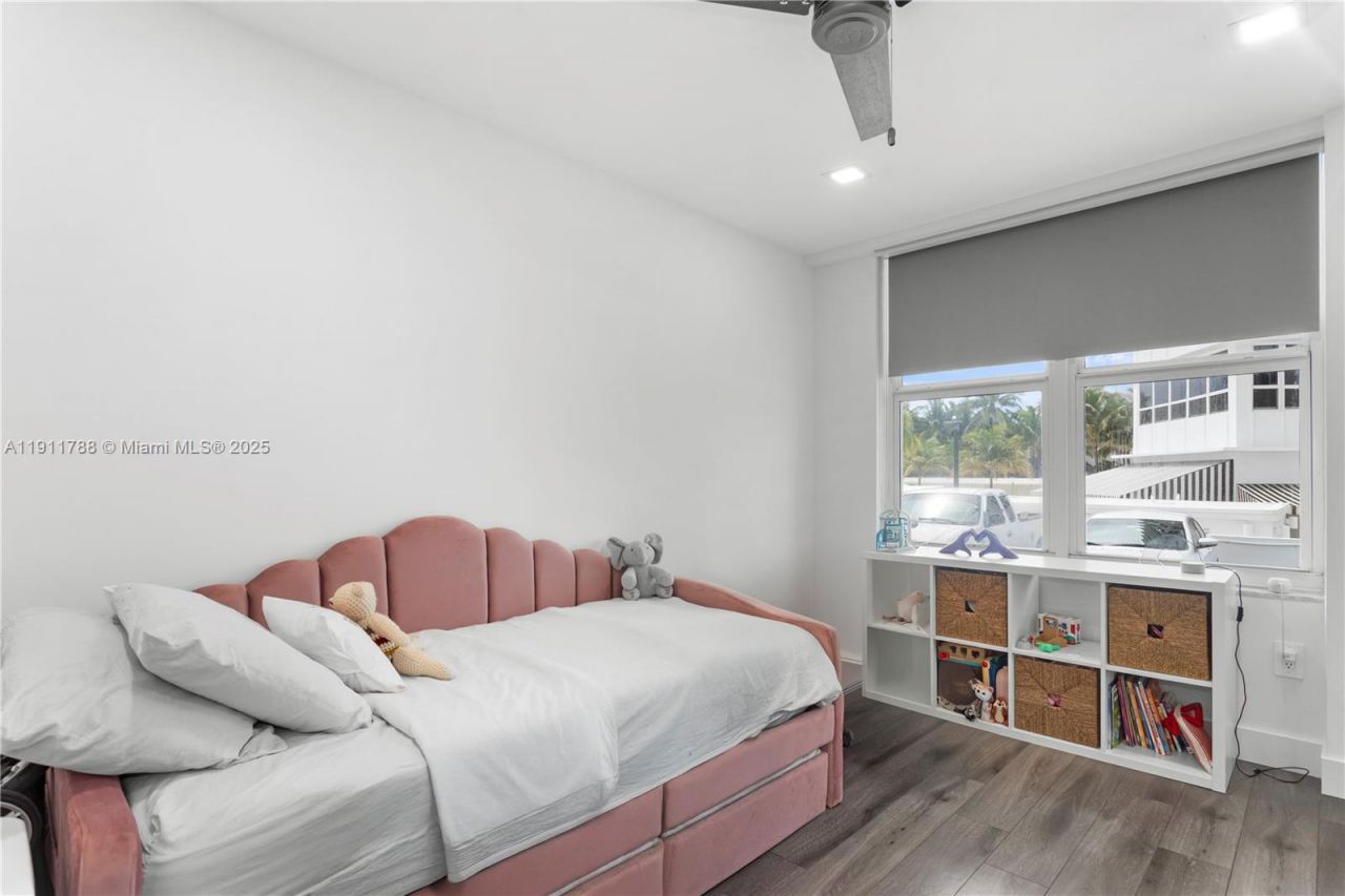 5001 Collins Ave, Unit 1G, Miami Beach, FL 33140 Photo