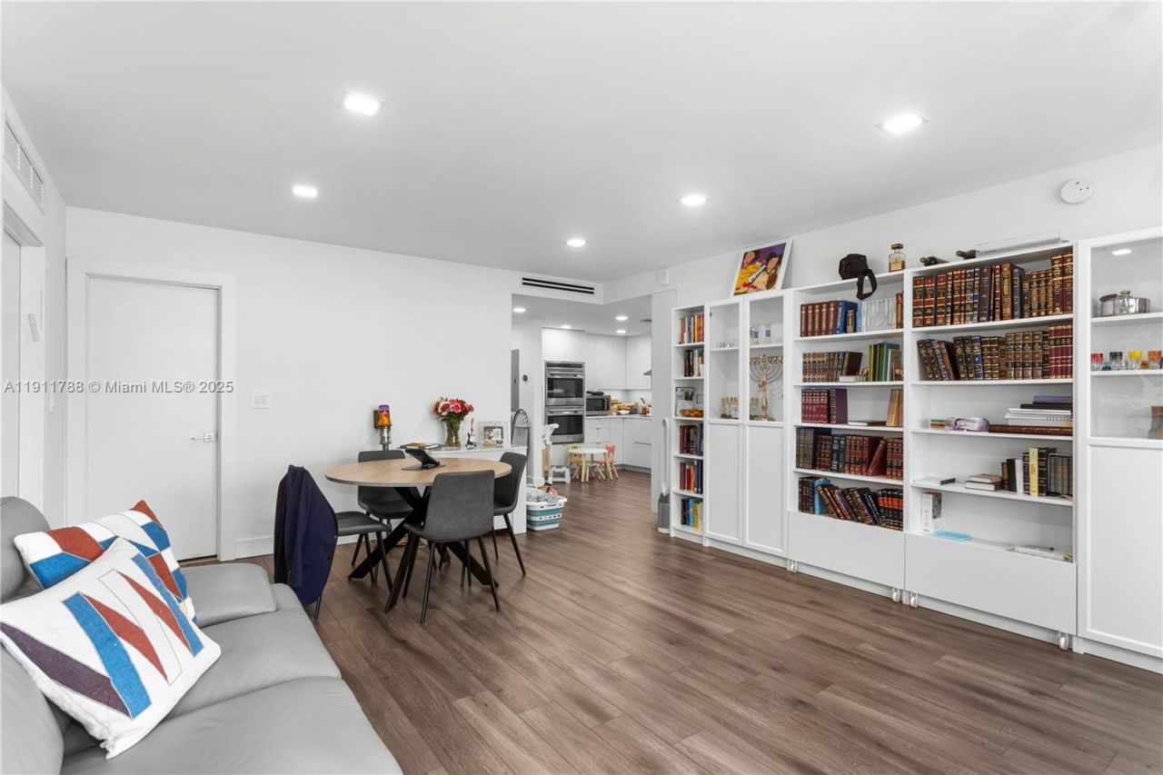 5001 Collins Ave, Unit 1G, Miami Beach, FL 33140 Photo