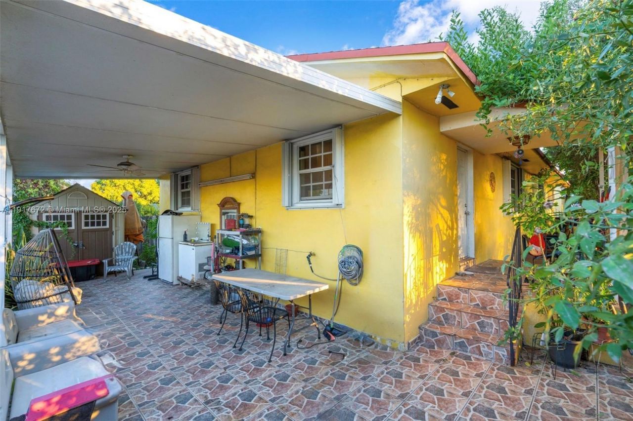 2029 NW 5th St, Miami, FL 33125 Photo