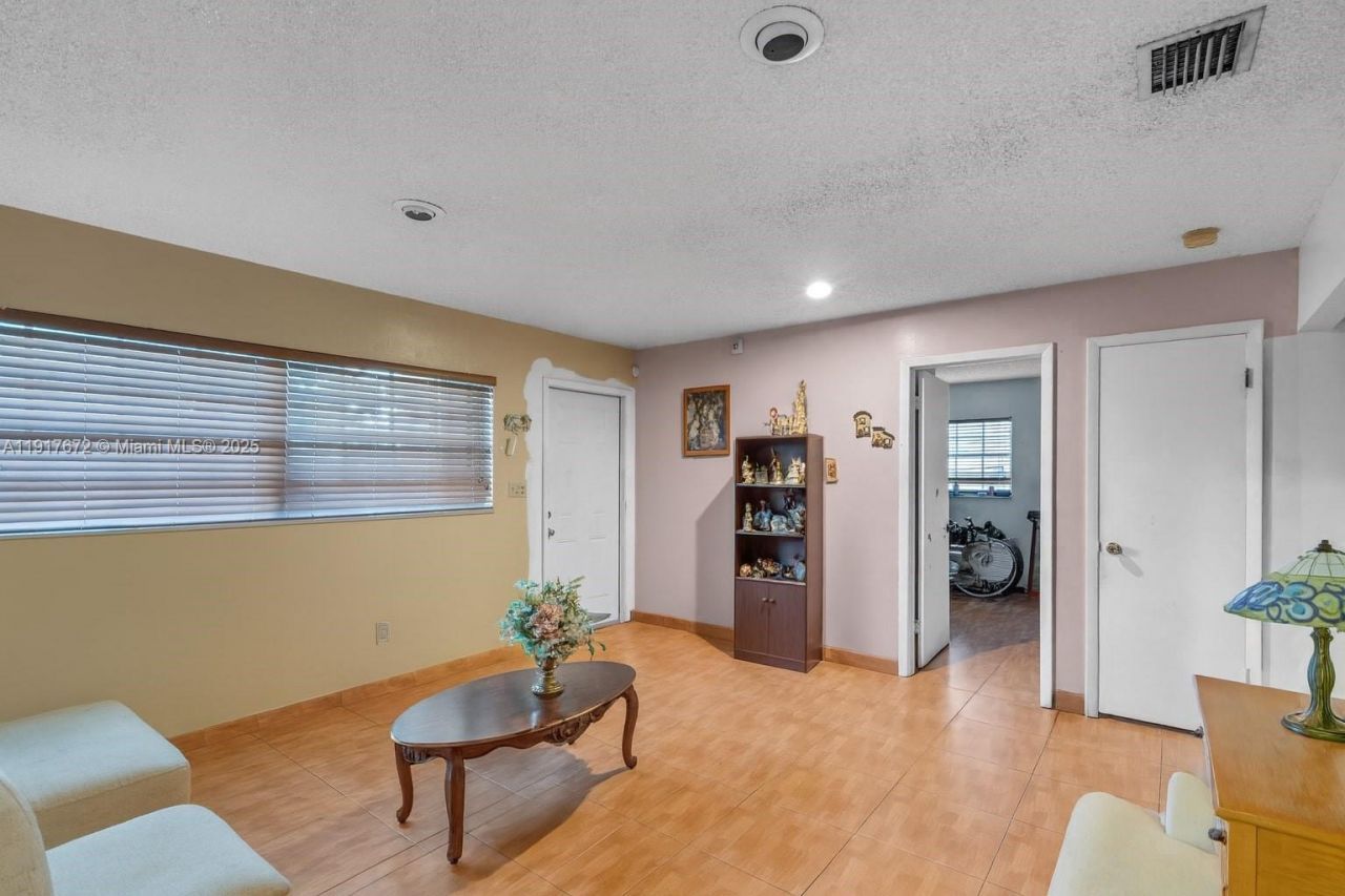 2029 NW 5th St, Miami, FL 33125 Photo