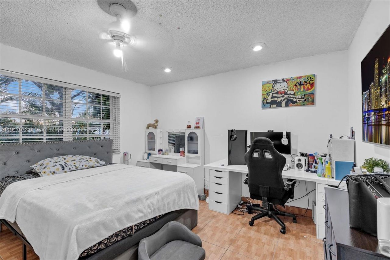 2029 NW 5th St, Miami, FL 33125 Photo