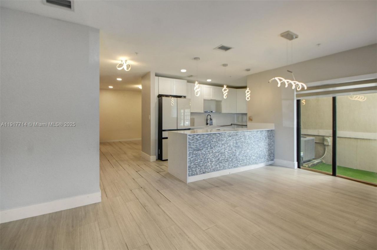 22511 SW 88th Pl, Unit 7-24, Cutler Bay, FL 33190 Photo