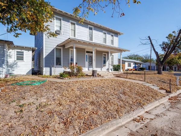 702 Avenue B, Santa Anna, TX 76878