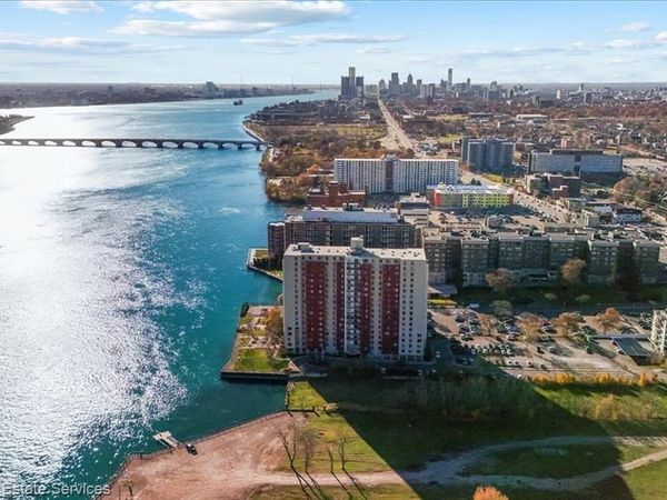 8200 E Jefferson Avenue, Detroit, MI 48214