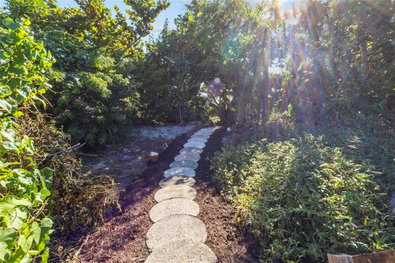 624 Saint Judes Drive, Longboat Key, FL 34228 Photo