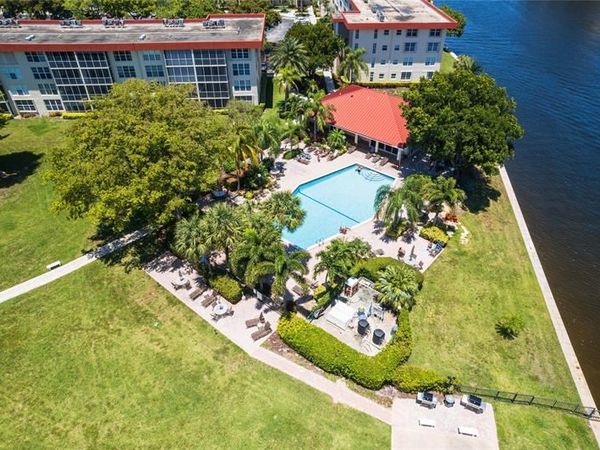 3150 NE 48th Ct, Unit 410, Lighthouse Point, FL 33064