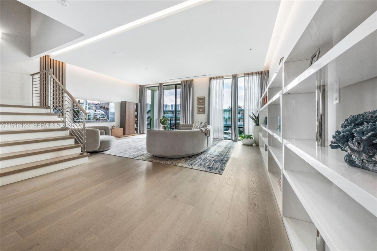 4098 NE 167 St, Unit 9, North Miami Beach, FL 33160 Photo