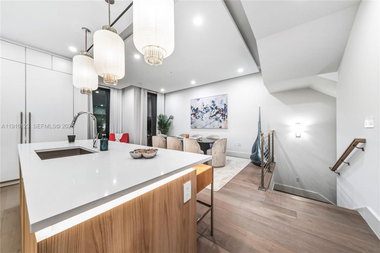 4098 NE 167 St, Unit 9, North Miami Beach, FL 33160 Photo