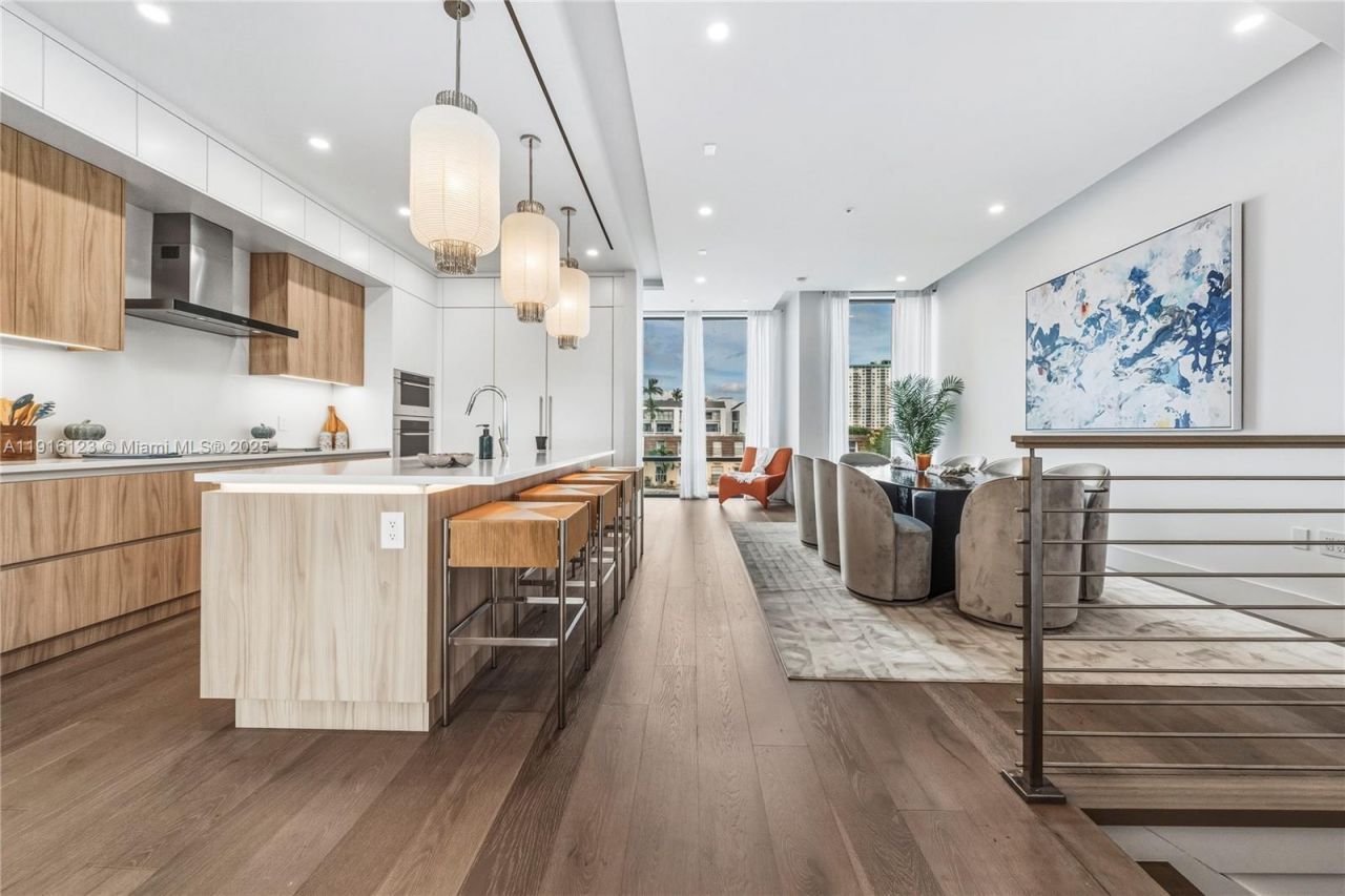 4098 NE 167 St, Unit 9, North Miami Beach, FL 33160 Photo