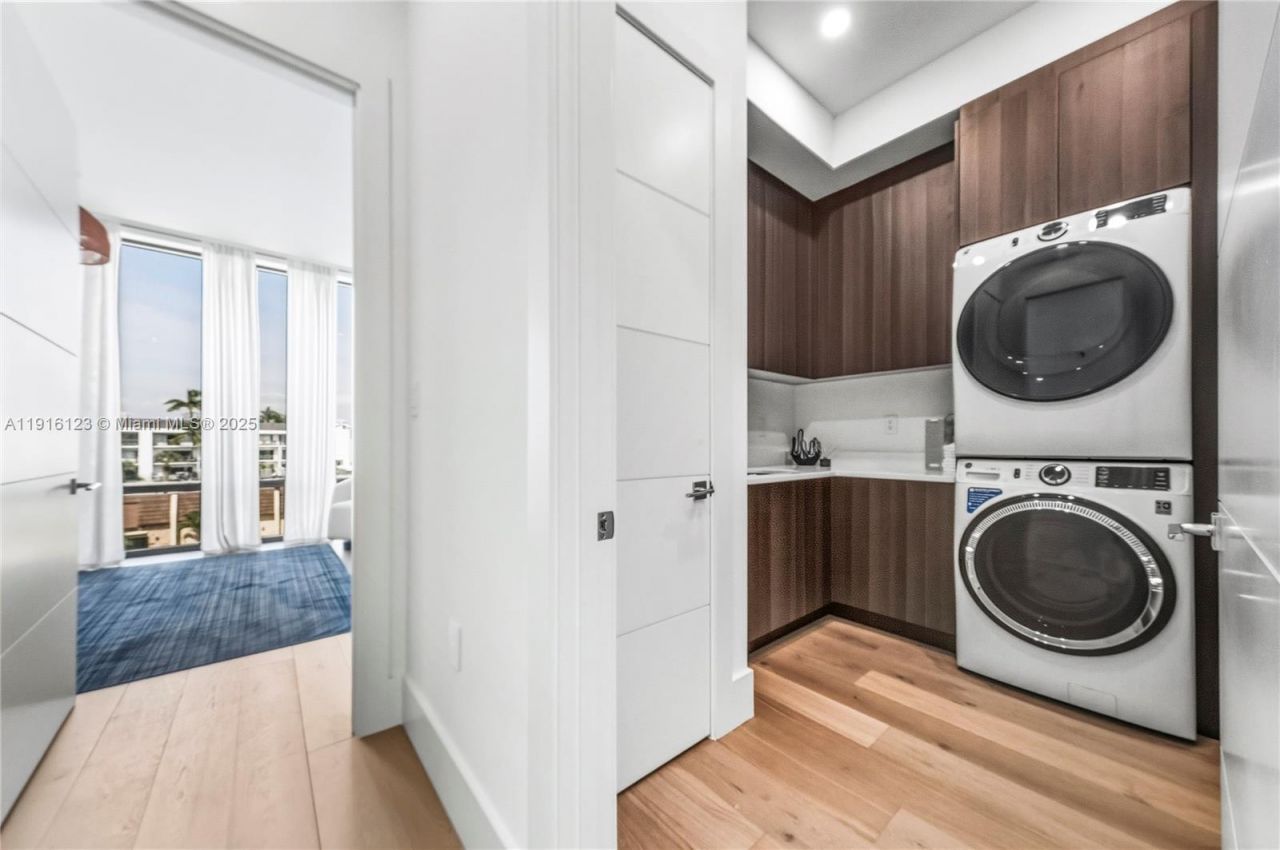 4098 NE 167 St, Unit 9, North Miami Beach, FL 33160 Photo