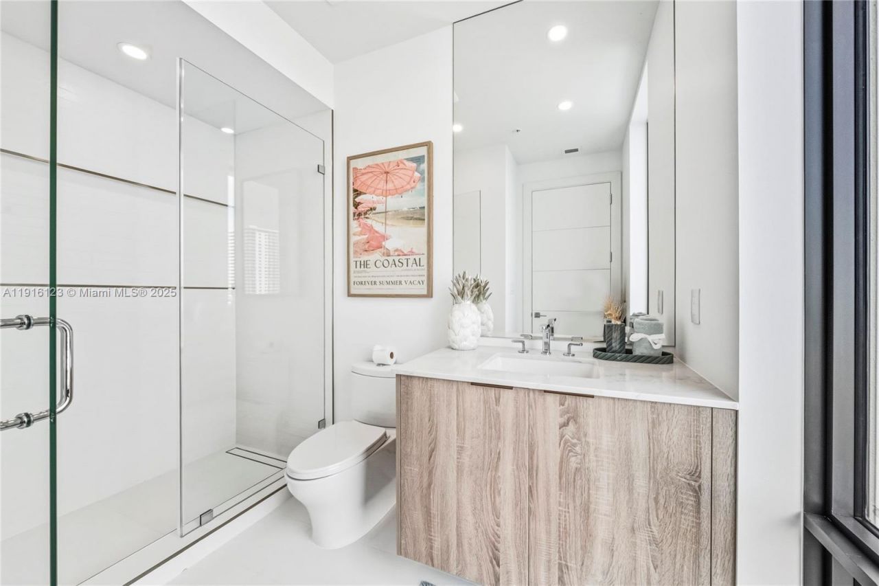 4098 NE 167 St, Unit 9, North Miami Beach, FL 33160 Photo