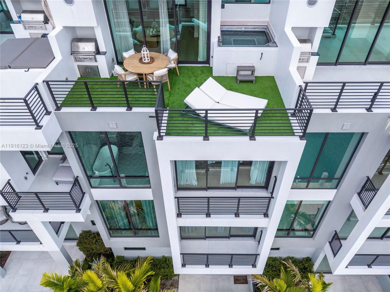 4098 NE 167 St, Unit 9, North Miami Beach, FL 33160 Photo