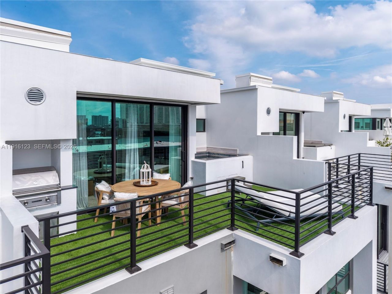 4098 NE 167 St, Unit 9, North Miami Beach, FL 33160 Photo