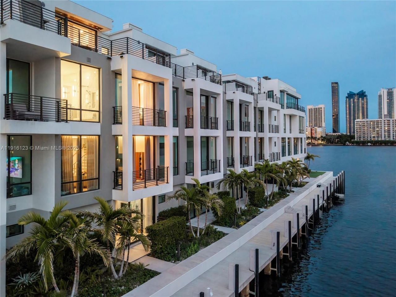 4098 NE 167 St, Unit 9, North Miami Beach, FL 33160 Photo