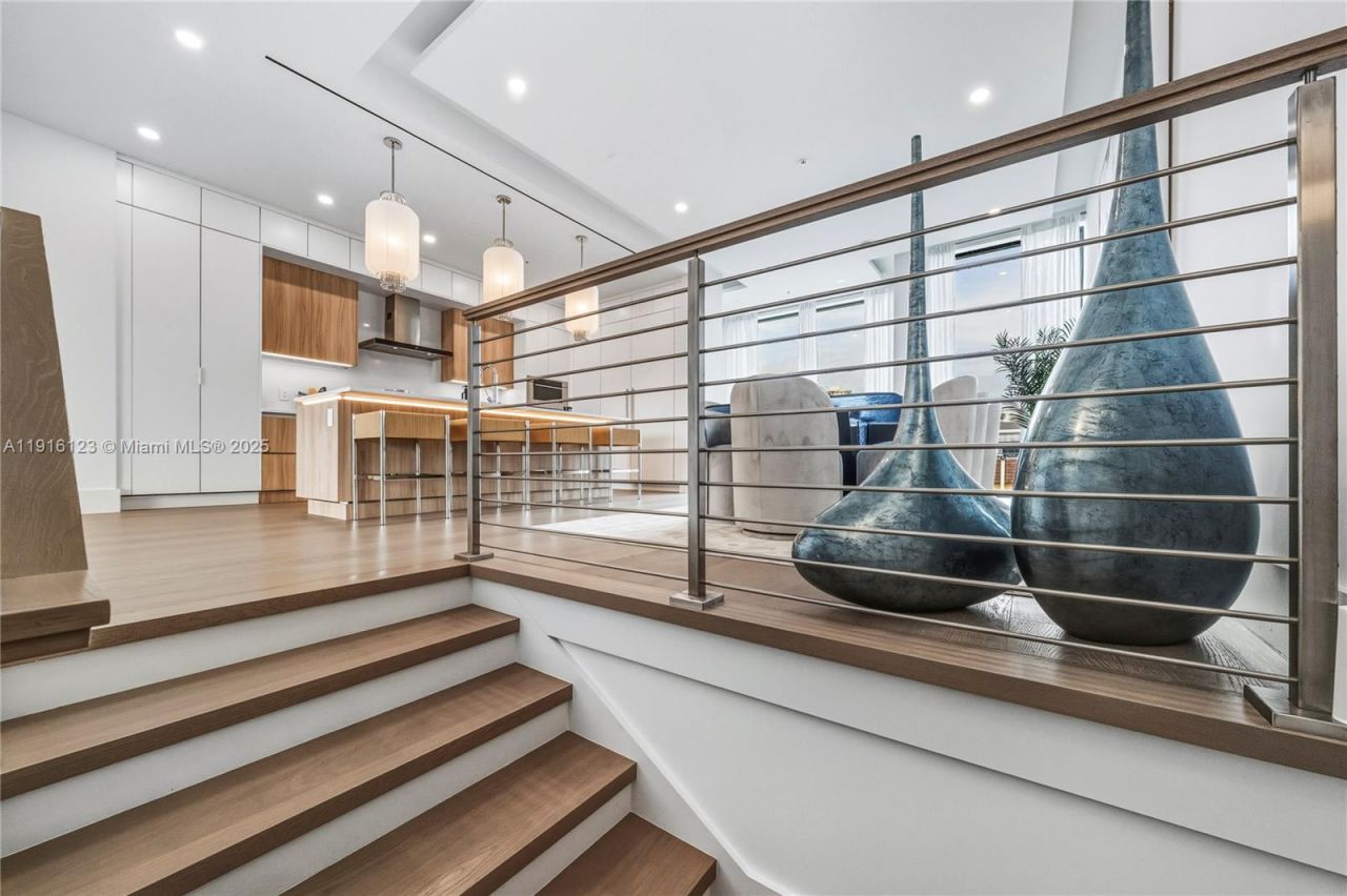 4098 NE 167 St, Unit 9, North Miami Beach, FL 33160 Photo