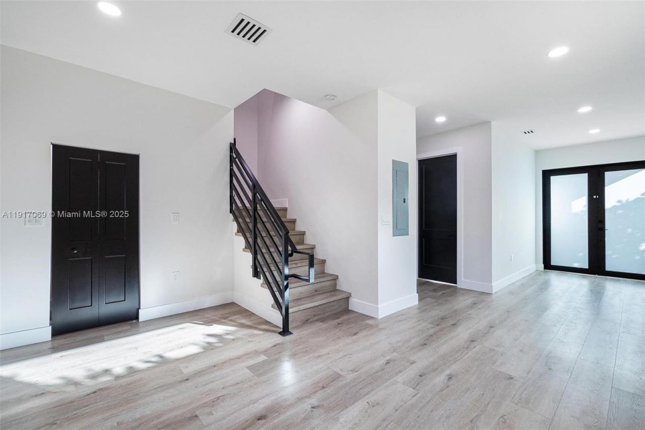 535 NW 52nd St, Miami, FL 33127 Photo