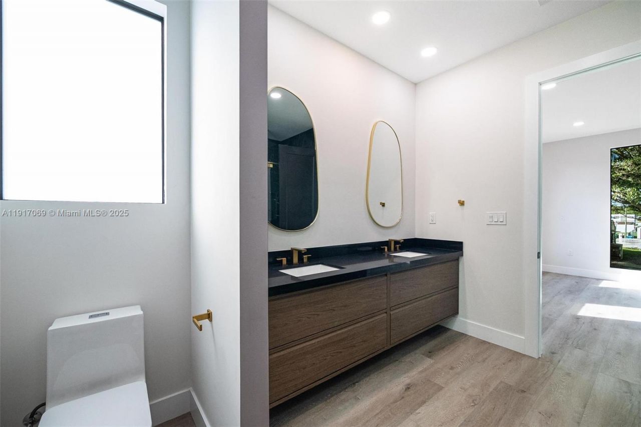 535 NW 52nd St, Miami, FL 33127 Photo