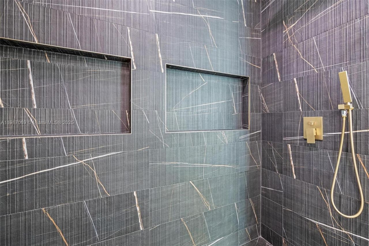 535 NW 52nd St, Miami, FL 33127 Photo