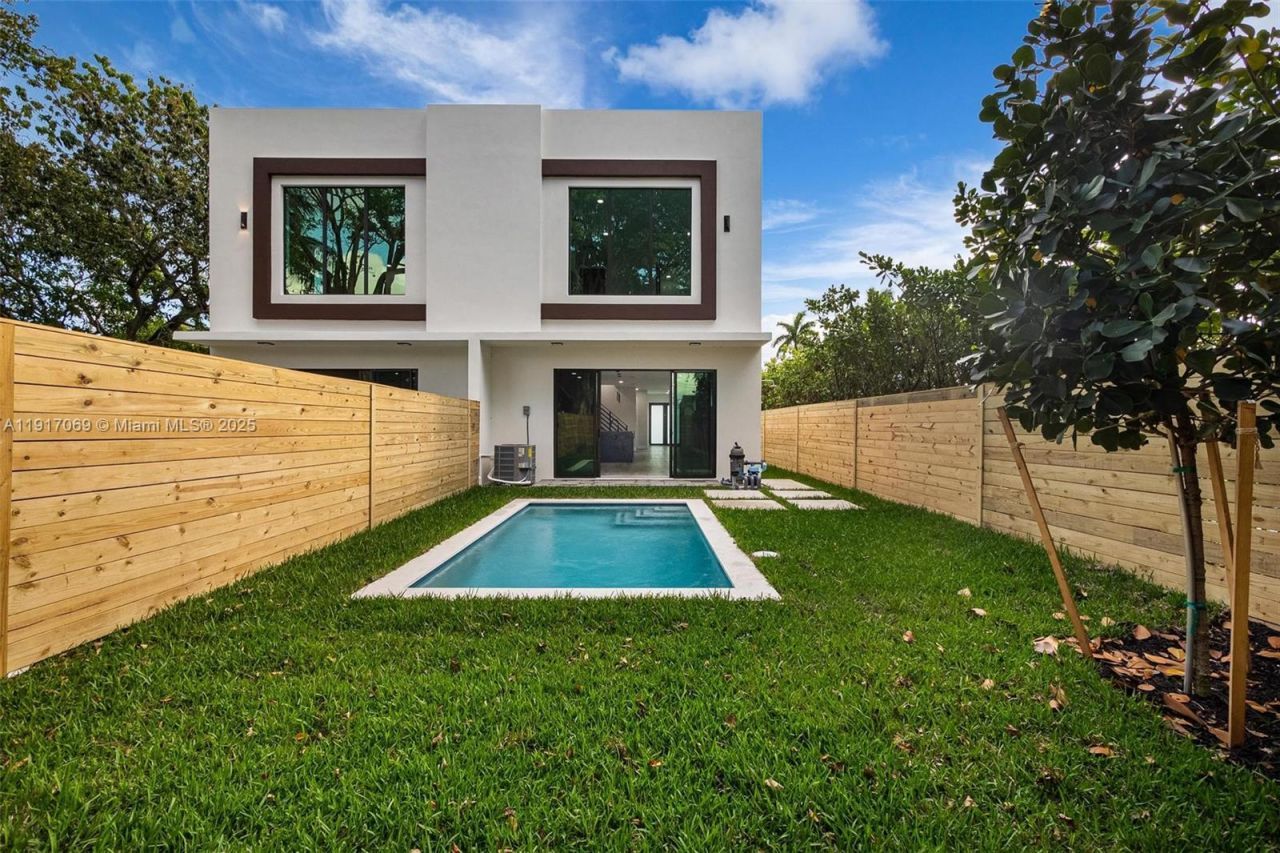 535 NW 52nd St, Miami, FL 33127 Photo