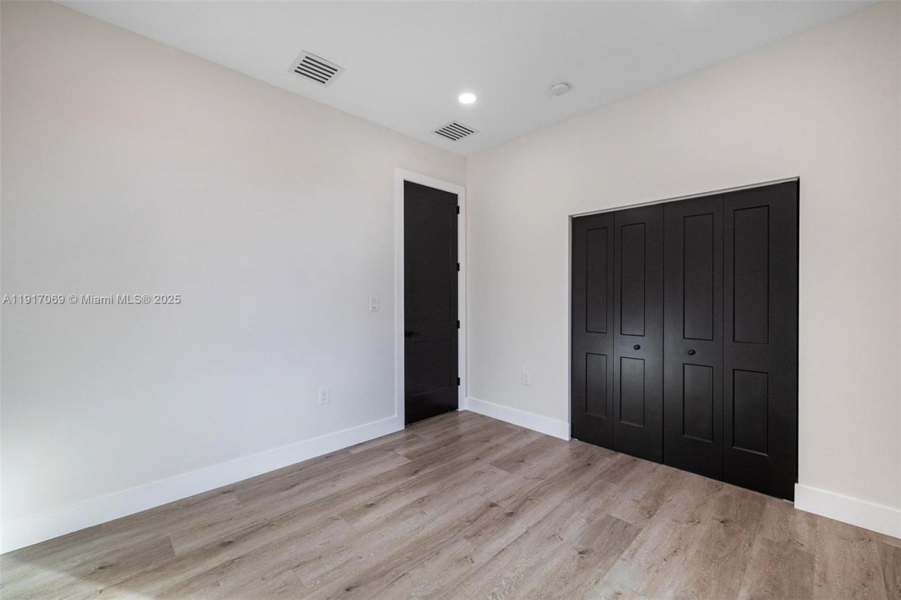 535 NW 52nd St, Miami, FL 33127 Photo