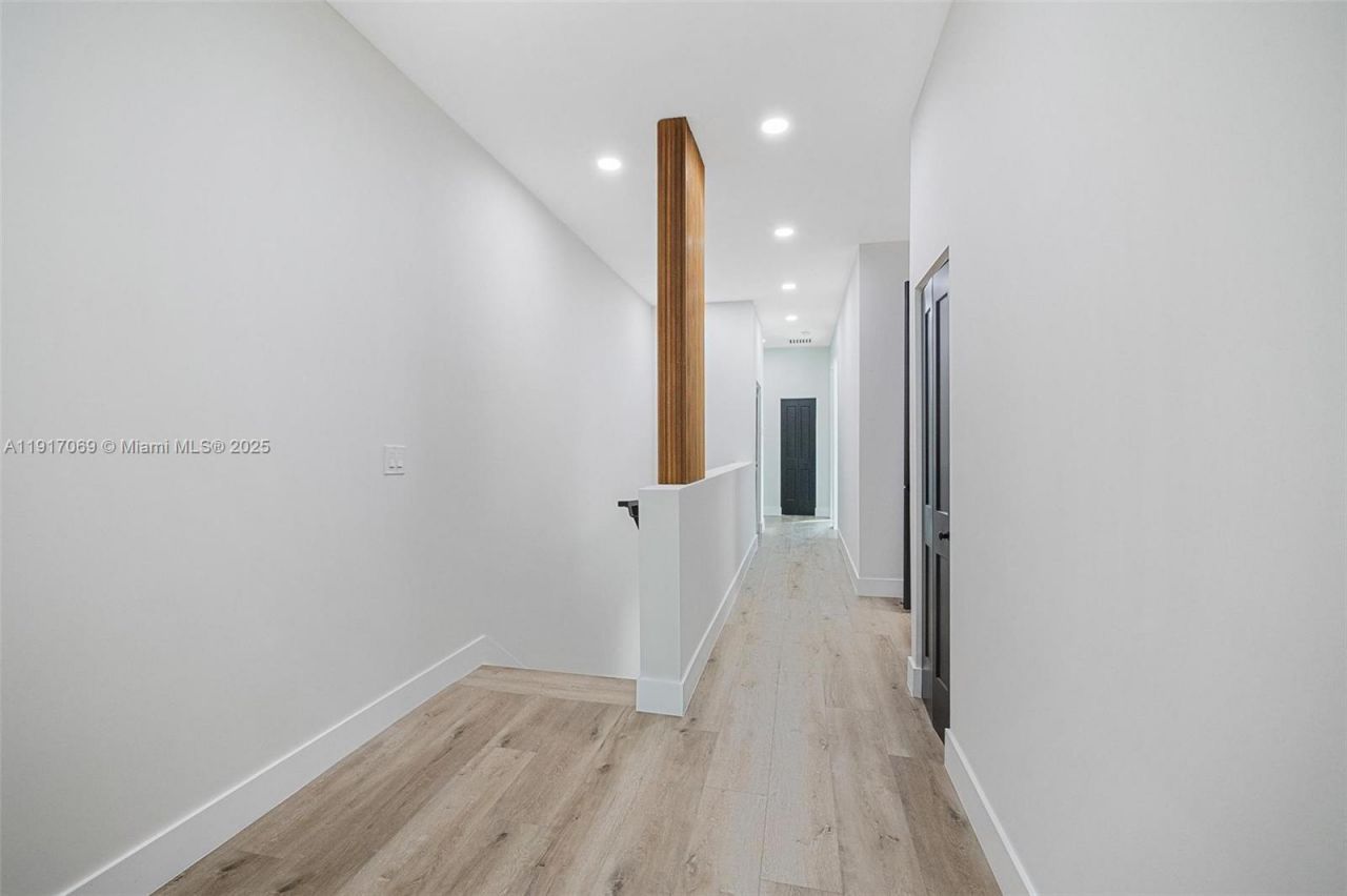 535 NW 52nd St, Miami, FL 33127 Photo