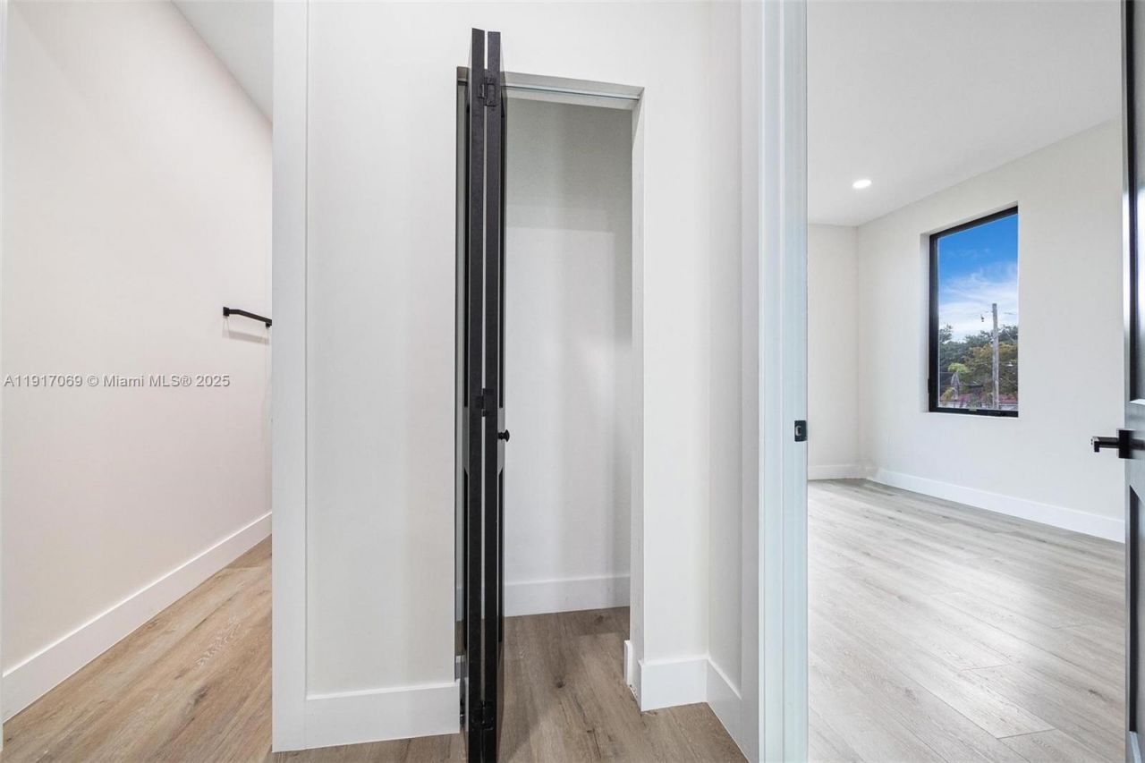 535 NW 52nd St, Miami, FL 33127 Photo