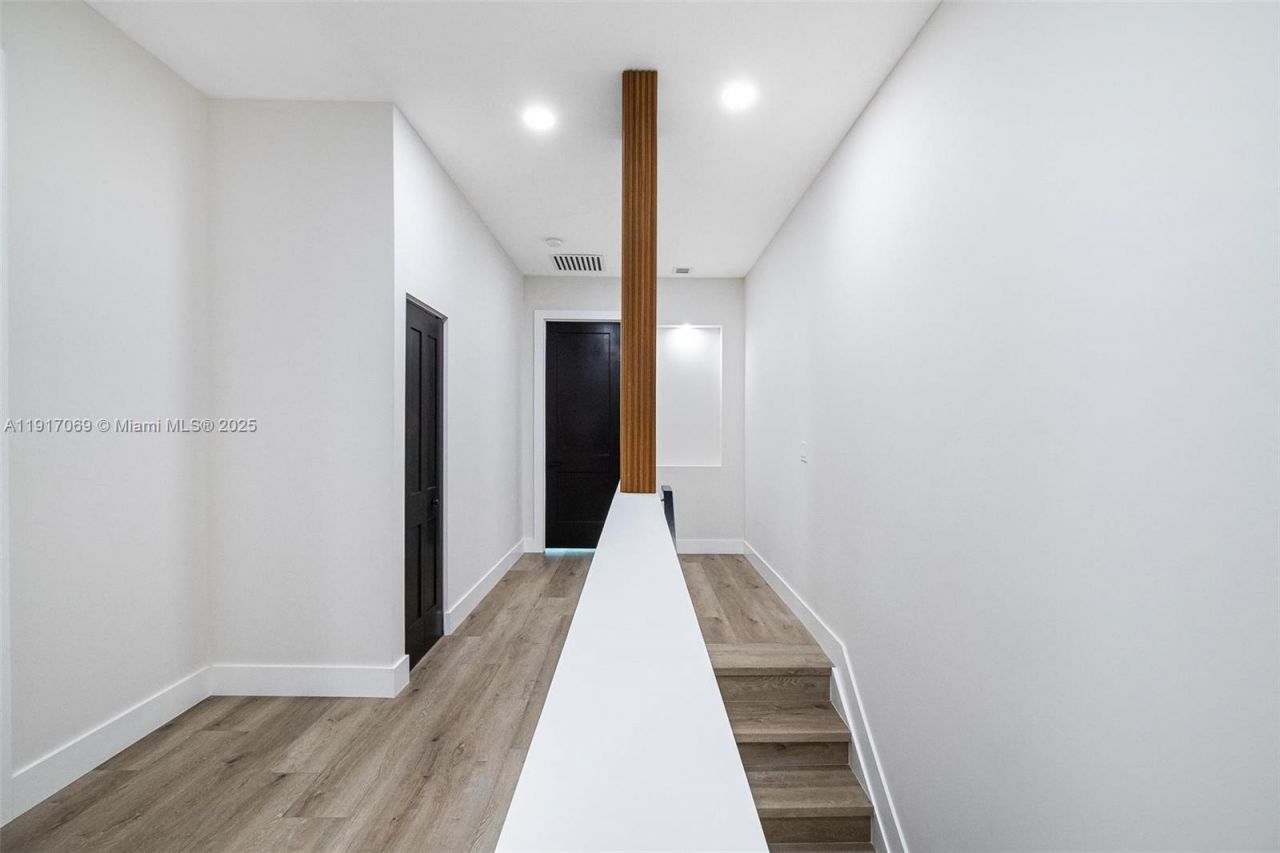 535 NW 52nd St, Miami, FL 33127 Photo