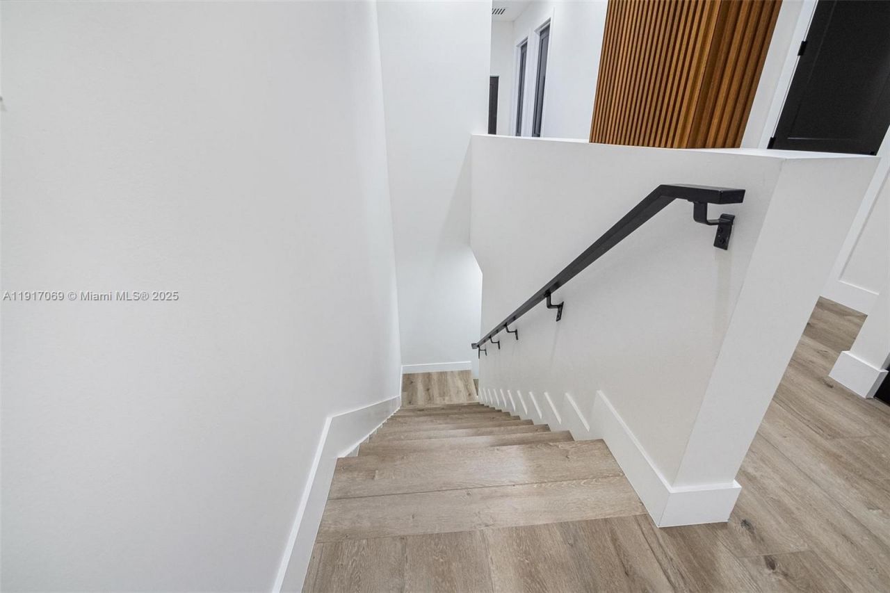 535 NW 52nd St, Miami, FL 33127 Photo