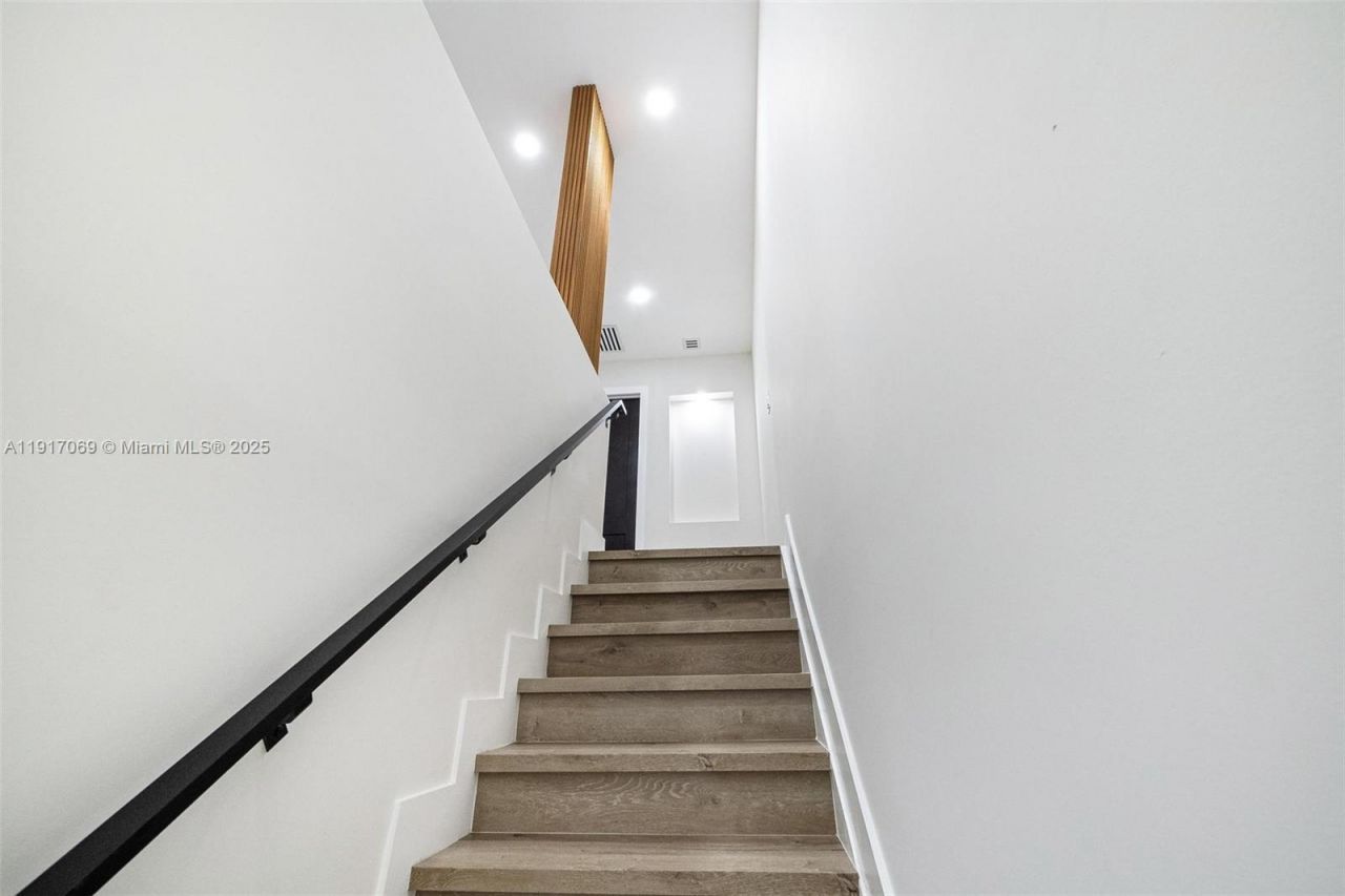 535 NW 52nd St, Miami, FL 33127 Photo