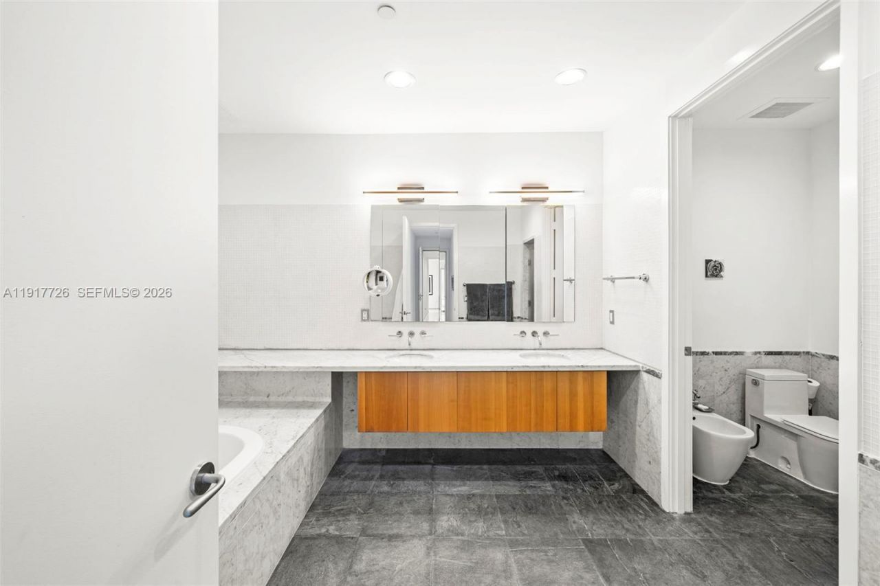 201 Aqua Ave, Unit 801, Miami Beach, FL 33141 Photo