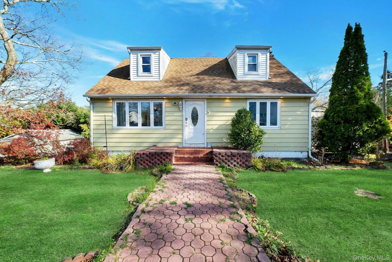 3 Hazel Road, Rocky Point, NY 11778 Main Photo