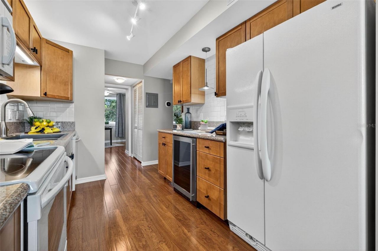 4880 Locust Street Ne, Unit 330, Saint Petersburg, FL 33703 Photo