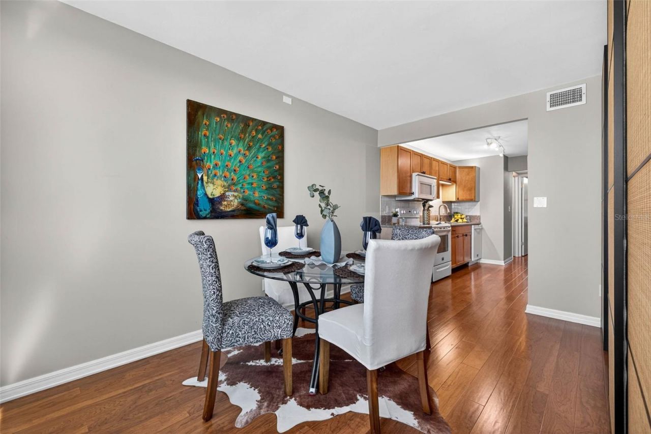 4880 Locust Street Ne, Unit 330, Saint Petersburg, FL 33703 Photo