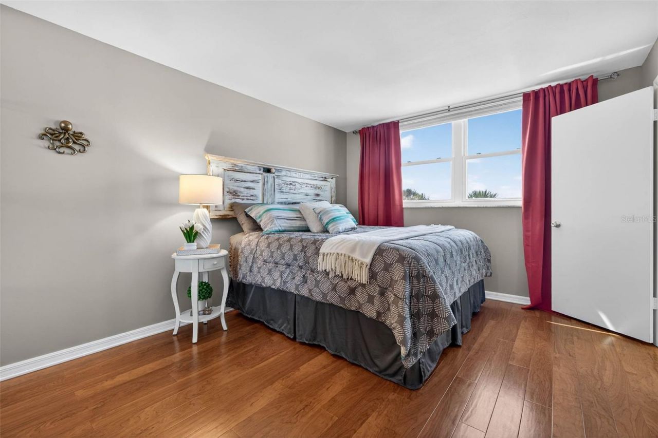 4880 Locust Street Ne, Unit 330, Saint Petersburg, FL 33703 Photo