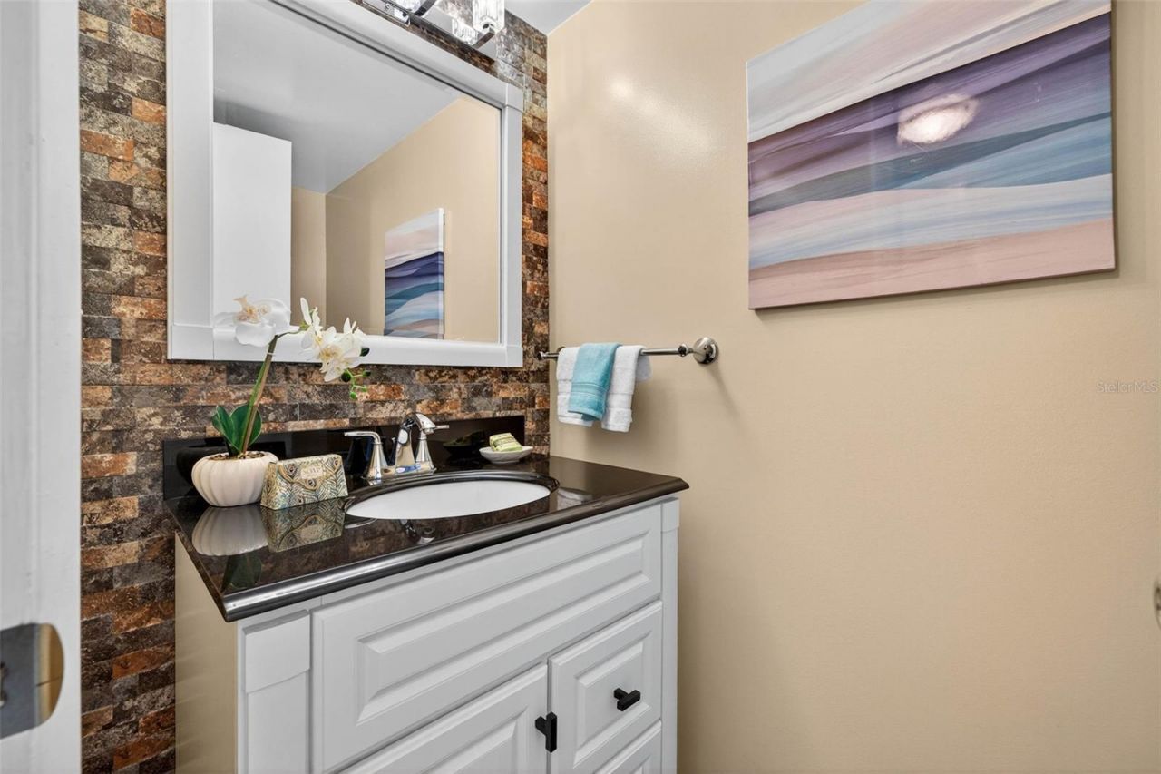 4880 Locust Street Ne, Unit 330, Saint Petersburg, FL 33703 Photo