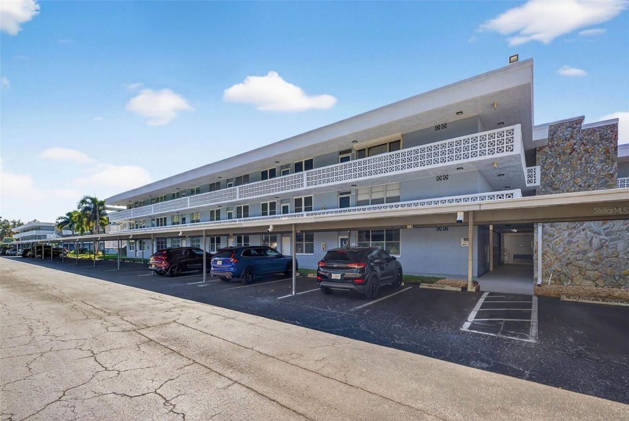 4880 Locust Street Ne, Unit 330, Saint Petersburg, FL 33703 Photo