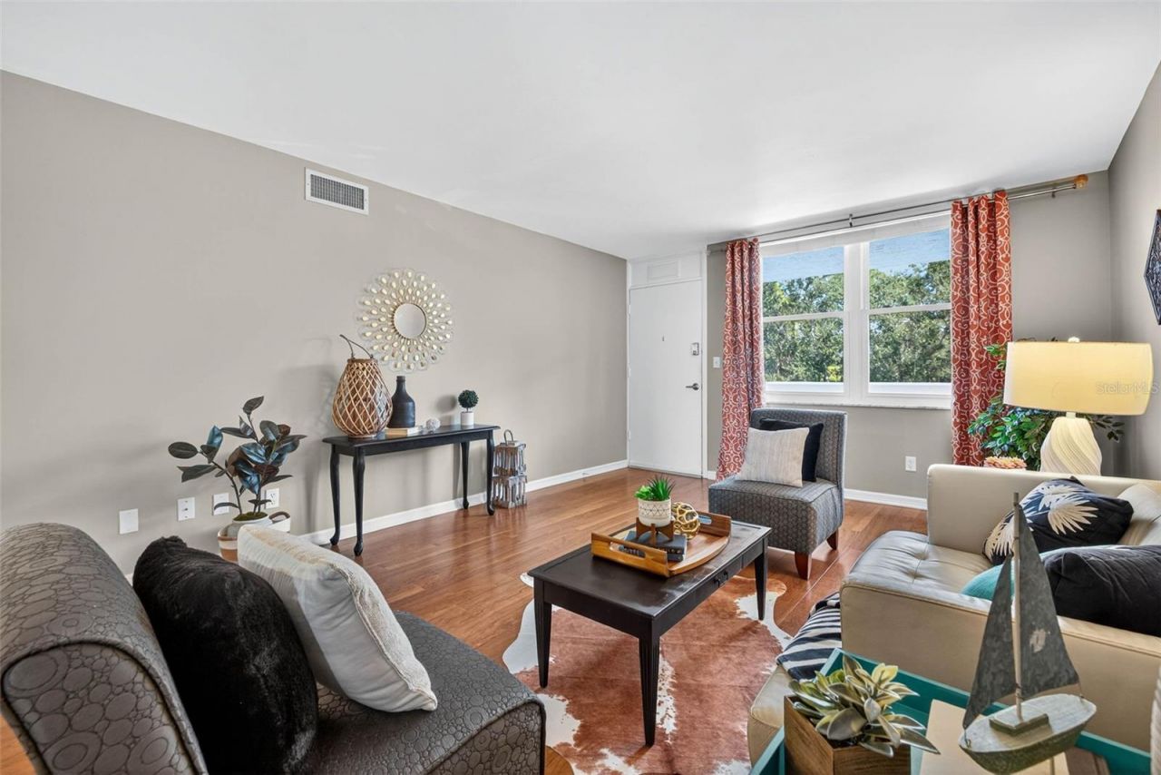 4880 Locust Street Ne, Unit 330, Saint Petersburg, FL 33703 Photo