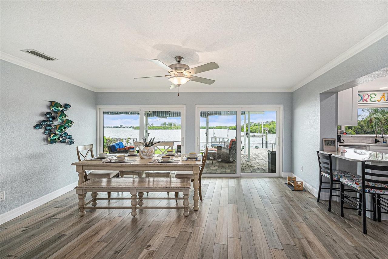 5694 Oakhurst Drive, Seminole, FL 33772 Photo