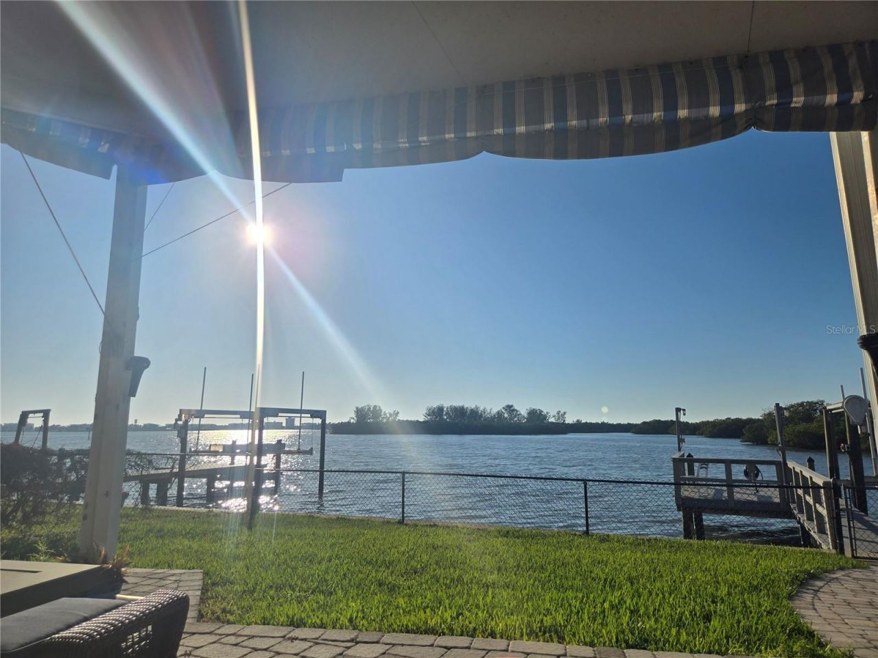 5694 Oakhurst Drive, Seminole, FL 33772 Photo